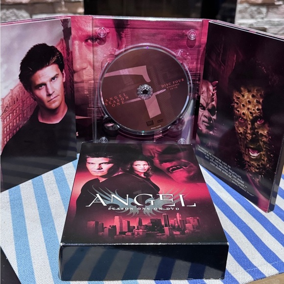 🦇One of a Kind, Award Winning Angel Season One on DVD - Picture 13 of 16